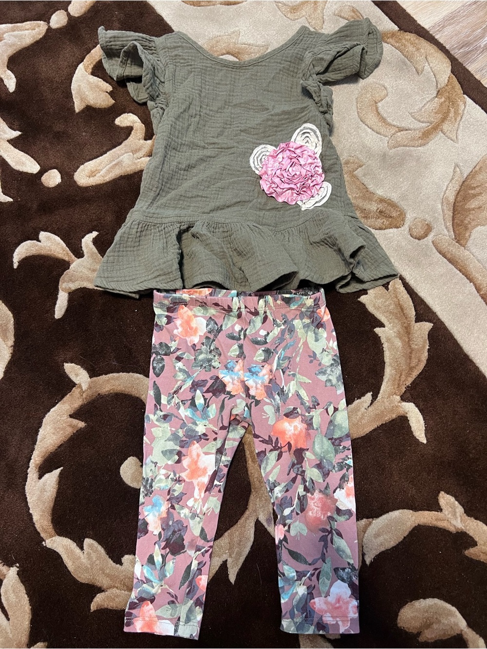 Worn once! Bonnie baby outfit set • 18 months